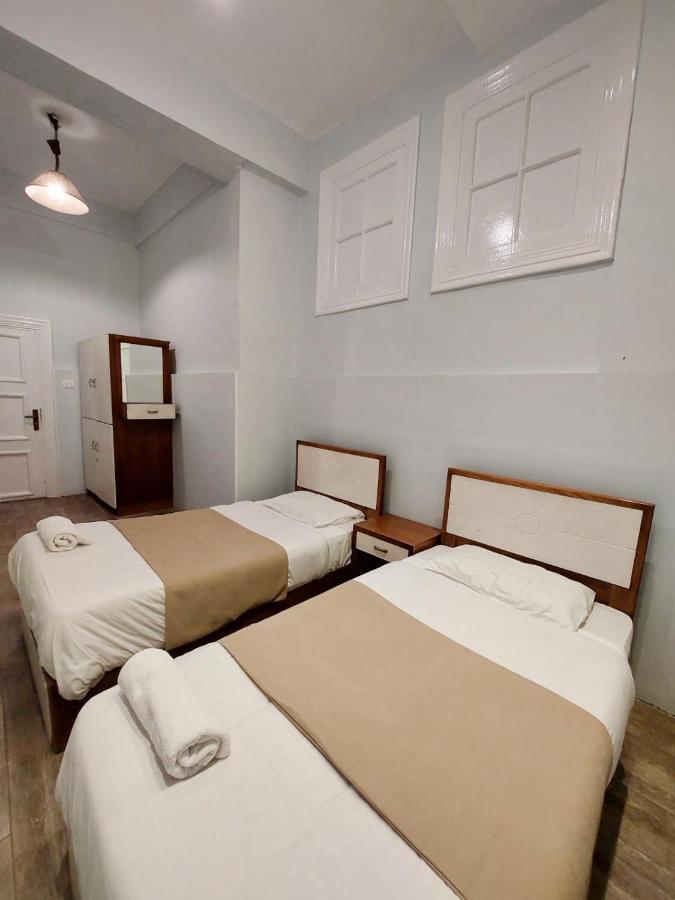 Alpha House Hostel *