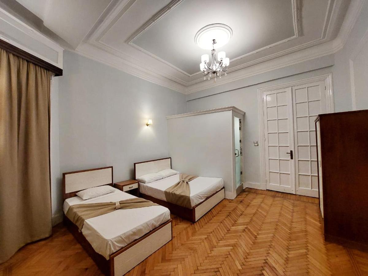 Alpha House אכסניה